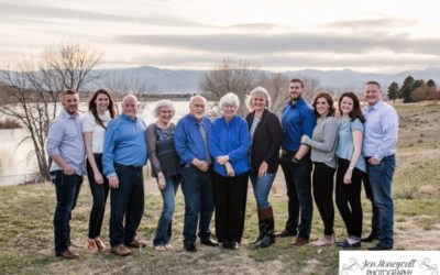 An Extended Family of 11 at Writer’s Vista Park [Littleton photographer]