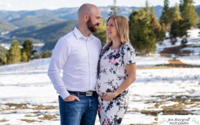 A maternity photography session at Mt. Falcon park by Littleton photographer