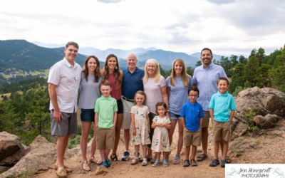 The {M} extended family session at Mt. Falcon park in Colorado by Littleton photographer