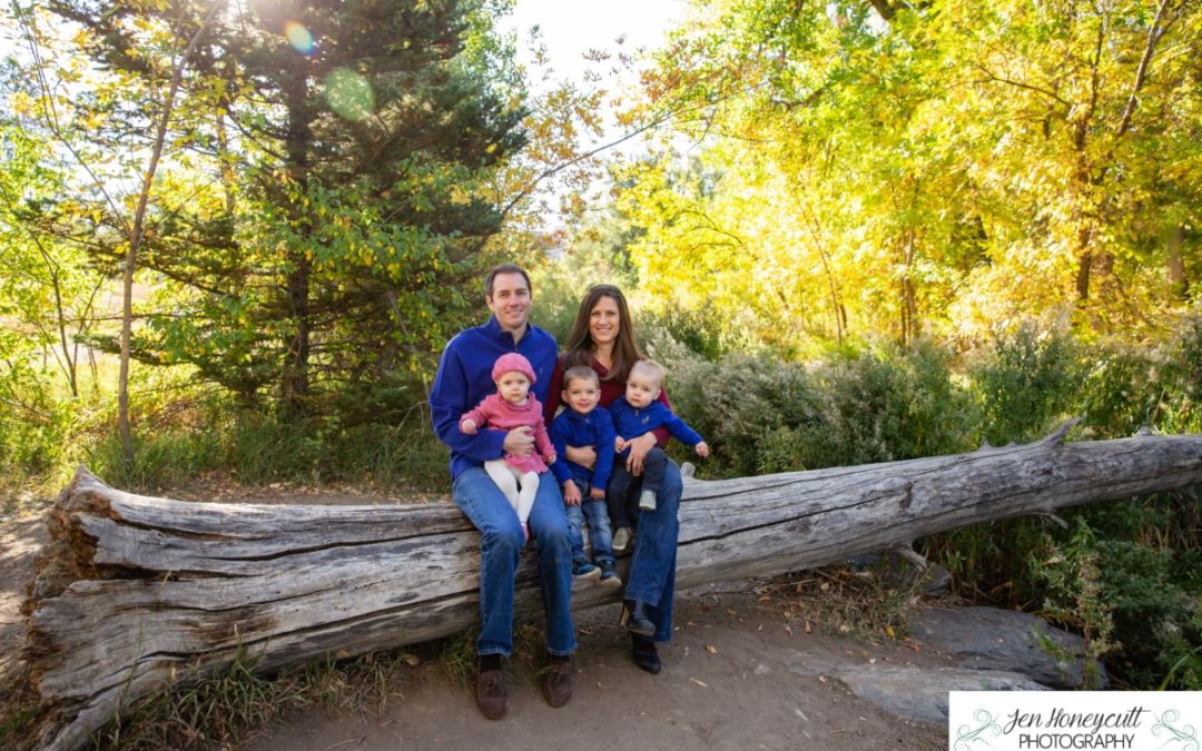 The {E} family of 5 with twins at Fly’N B park in Highlands Ranch, CO by local Littleton photographer