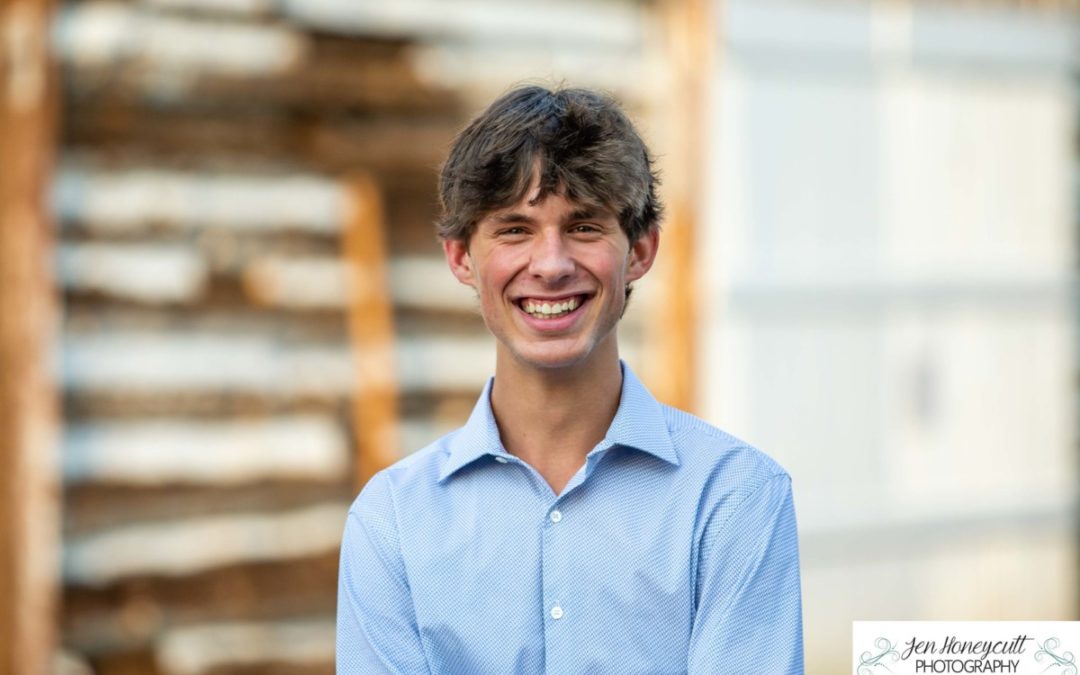 Parker’s high school senior photo session at Hildebrand Ranch by local Littleton teen photographer