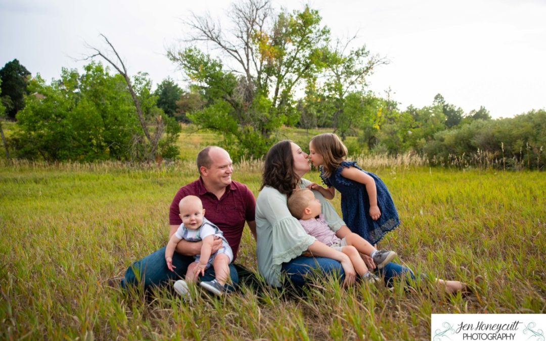 The {V} family of 5 at Writer’s Vista park and Jackass Hill park by Littleton photographer