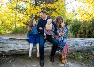 Littleton family photographer at Fly'N B park in Highlands Ranch Colorado fall morning extended grandparents grandchildren sisters brothers natural light photography