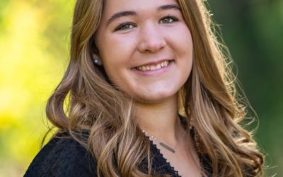 Abby’s high school senior photo session at the Highlands Ranch Mansion and Fly’N B park by Littleton teen photographer