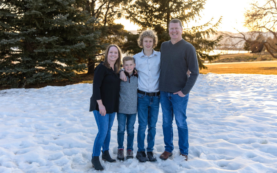 The {R} family at Writer’s Vista park by Littleton photographer