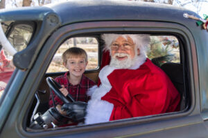 Littleton family photographer mini holiday photo session Santa Claus vintage truck Christmas Chatfield State park Colorado photography