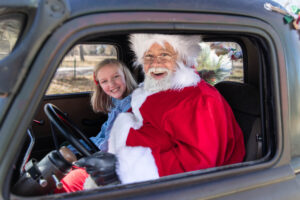 Littleton family photographer mini holiday photo session Santa Claus vintage truck Christmas Chatfield State park Colorado photography