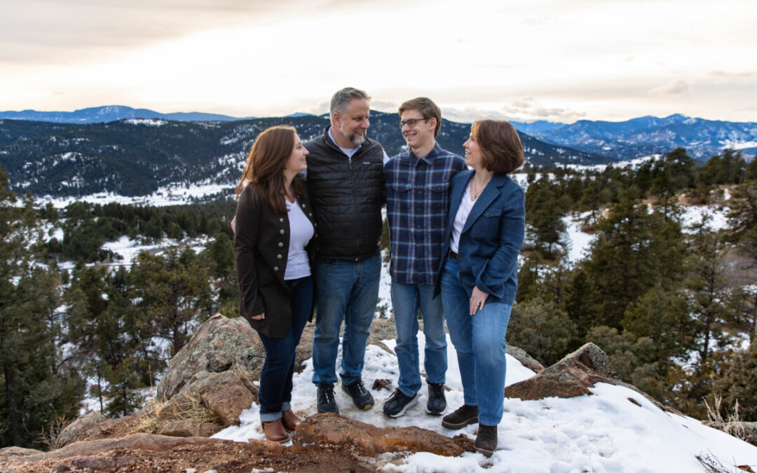 The {H} family of 4 at Mt. Falcon park by Littleton photographer