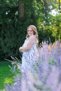 Littleton high school senior photographer Highlands Ranch Mansion Fly'N B park Chatfield flowers teenager teen girl lake water summer morning photography Colorado