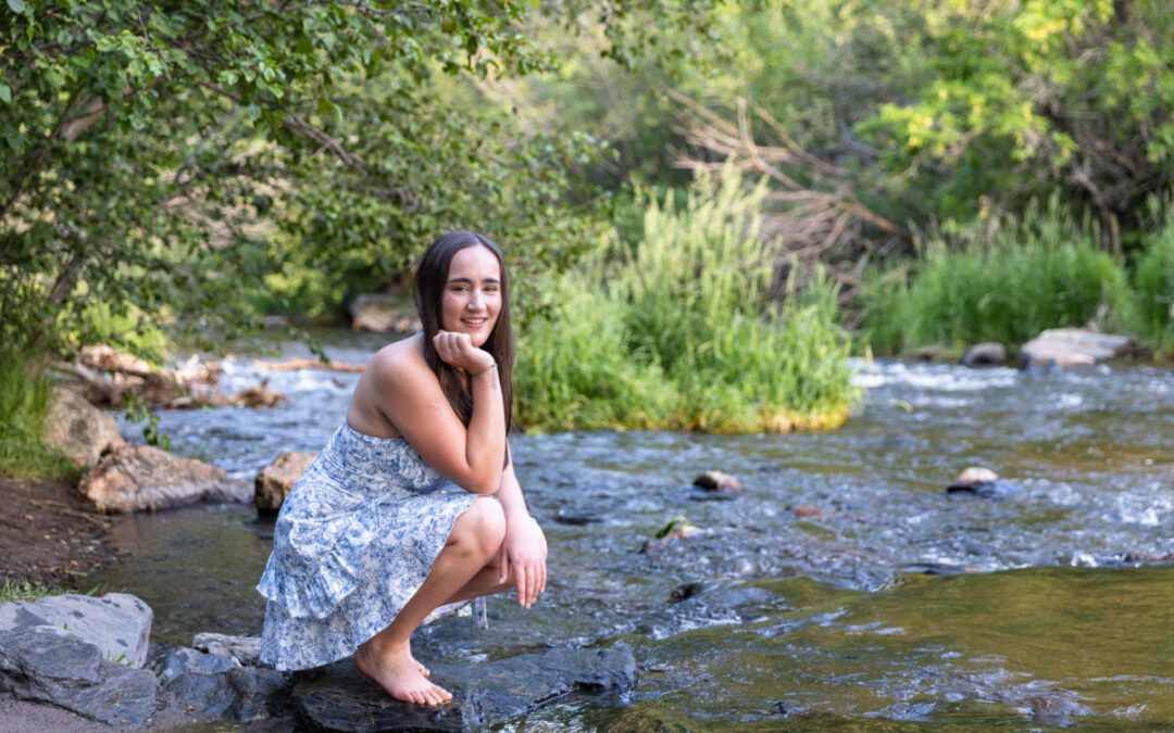 Noelle’s high school senior photo session at Lair O’ the Bear