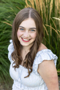 Littleton high school senior photographer Heritage class of 2026 dance dancer ballet pointe shoes family photography house home brother sister siblings Colorado
