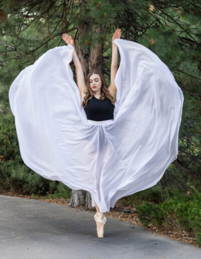 Littleton high school senior photographer Heritage class of 2026 dance dancer ballet pointe shoes family photography house home brother sister siblings Colorado