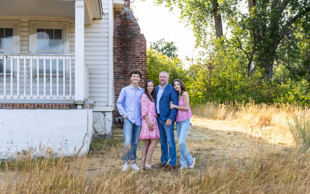 Izabela’s senior and family photos by Littleton photographer