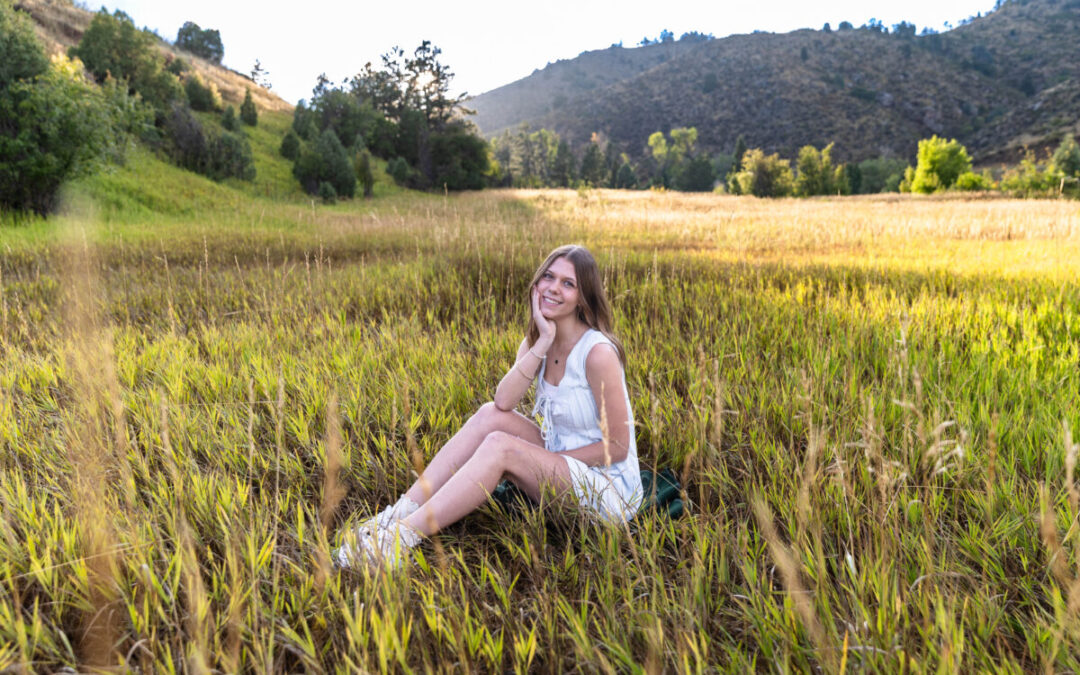 Abby’s high school senior photo session at Lair O’ the Bear Park