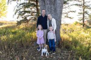 Littleton family photographer dog twins Fly'N B Park in Highlands Ranch Colorado photography fall leaves siblings brother sister beagle