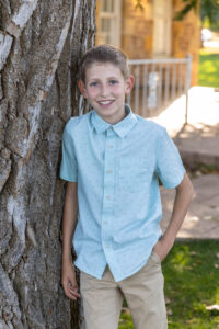 Littleton family photographer Stone House in Lakewood Colorado kids mother father photography brother sister fall sunset golden hour leaves