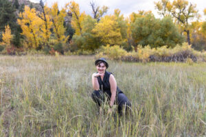 Littleton family and high school senior photographer Lair o' the Bear Colorado photography fall color teenager teen friends kids mother father children siblings