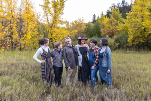 Littleton family and high school senior photographer Lair o' the Bear Colorado photography fall color teenager teen friends kids mother father children siblings