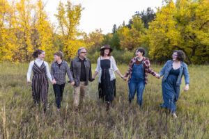 Littleton family and high school senior photographer Lair o' the Bear Colorado photography fall color teenager teen friends kids mother father children siblings