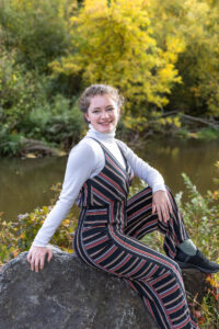 Littleton family and high school senior photographer Lair o' the Bear Colorado photography fall color teenager teen friends kids mother father children siblings