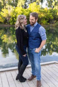 Littleton family photographer Fly'N B park Highlands Ranch Colorado photography fall color teens teenagers adult children siblings mother father sisters brother water pond marriage married