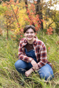 Littleton family and high school senior photographer Lair o' the Bear Colorado photography fall color teenager teen friends kids mother father children siblings