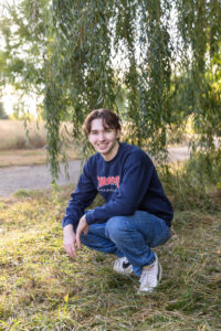 Littleton family photographer Fly'N B park Highlands Ranch Colorado photography fall color teens teenagers adult children siblings mother father sisters brother water pond marriage married