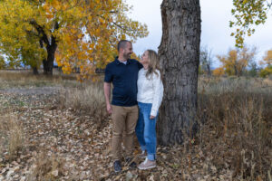 Littleton family photographer Carson Nature Center Colorado fall leaves South Platte river kids mother father children siblings brother sisters foothills bridge friends church