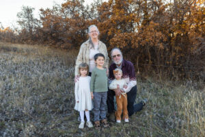Littleton family photographer extended grandparents grandkids children kids mother father son daughter siblings Colorado South Valley Open Space photography foothills fall red rocks cousins