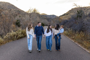 Littleton family photographer mini session at Morrison Park Colorado bridge river kids parents brother sisters sunset photography