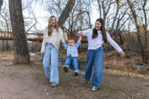 Littleton family photographer mini session at Morrison Park Colorado bridge river kids parents brother sisters sunset photography