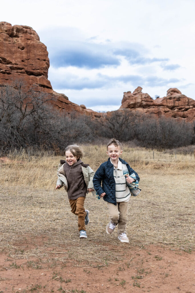 Littleton child photographer with red rocks