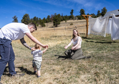 Family photographer in Littleton, Colorado for babies and maternity