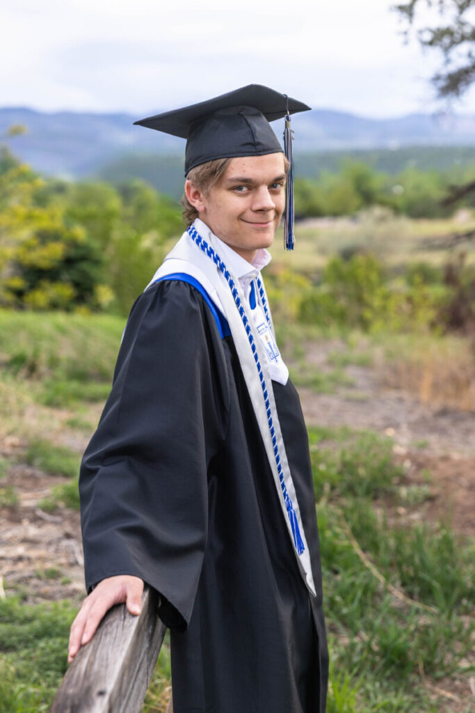 Cap and gown mini photo session in Colorado
