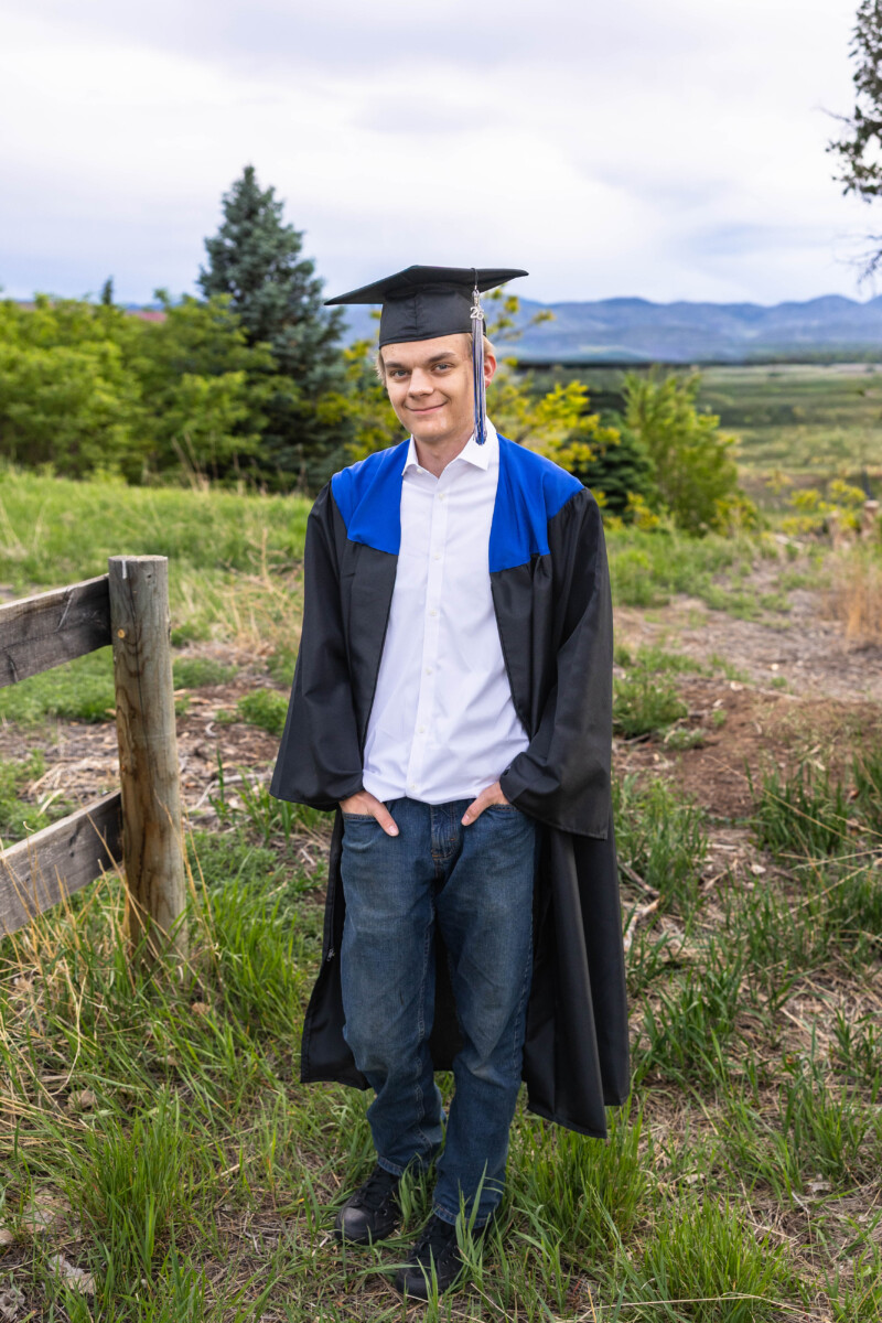Cap and gown mini session in Colorado