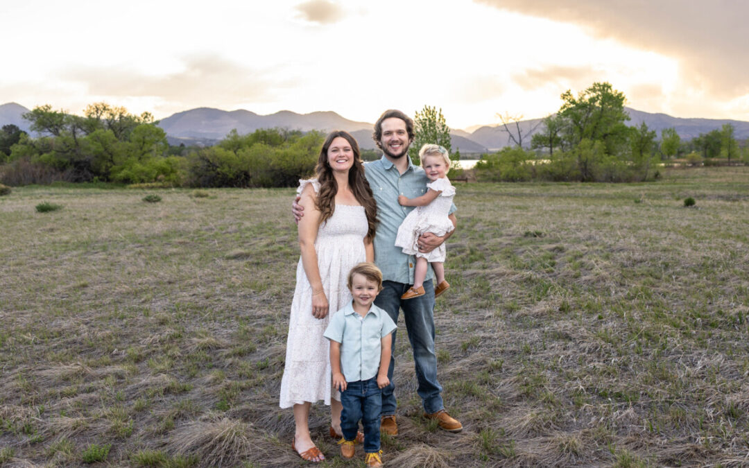 A family photo session at Harriman Lake