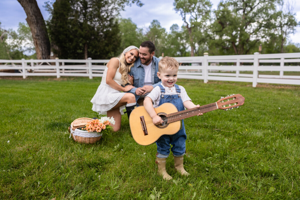Colorado photography photo session on a Lakewood farm