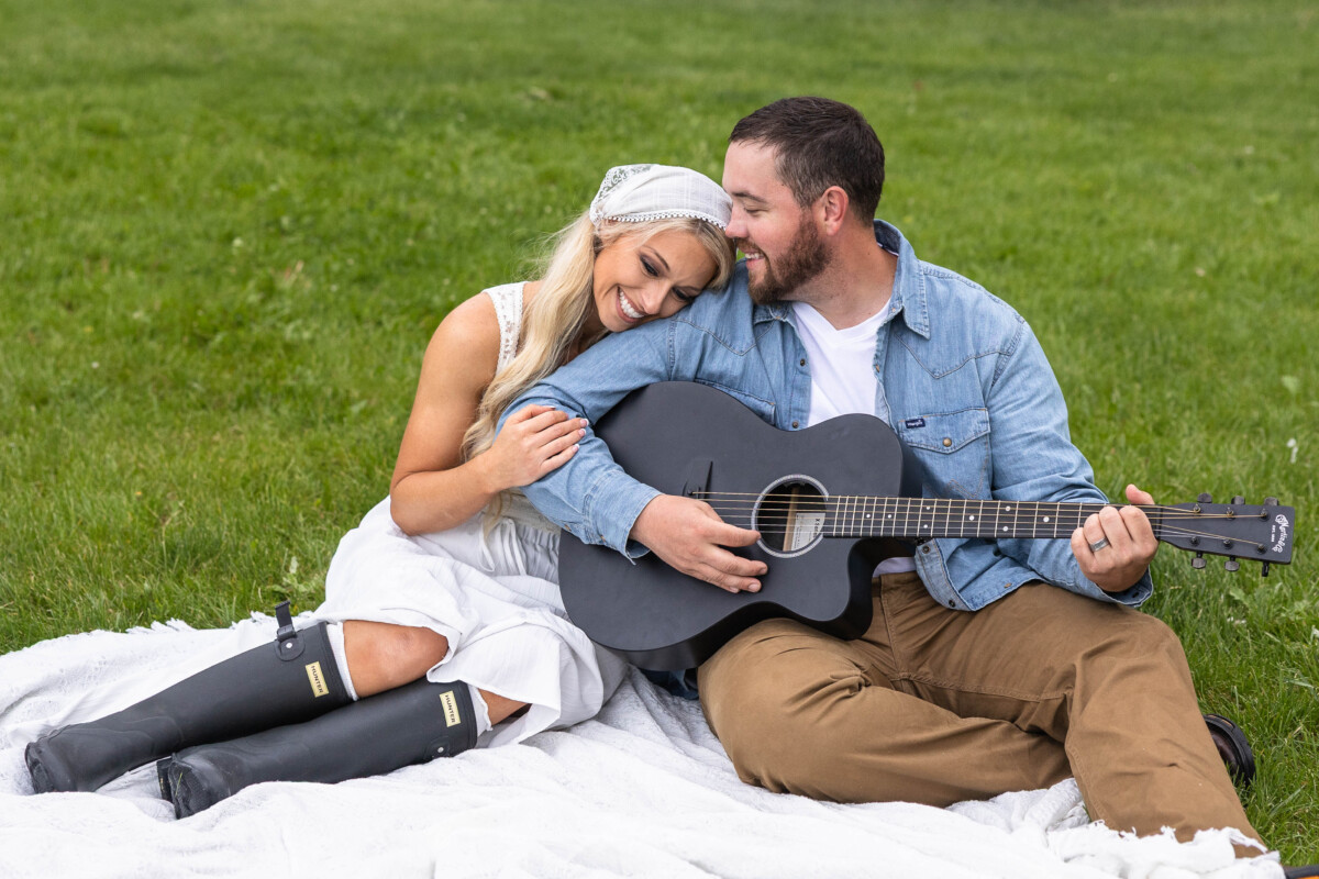 Photo session of couple in love in Colorado 