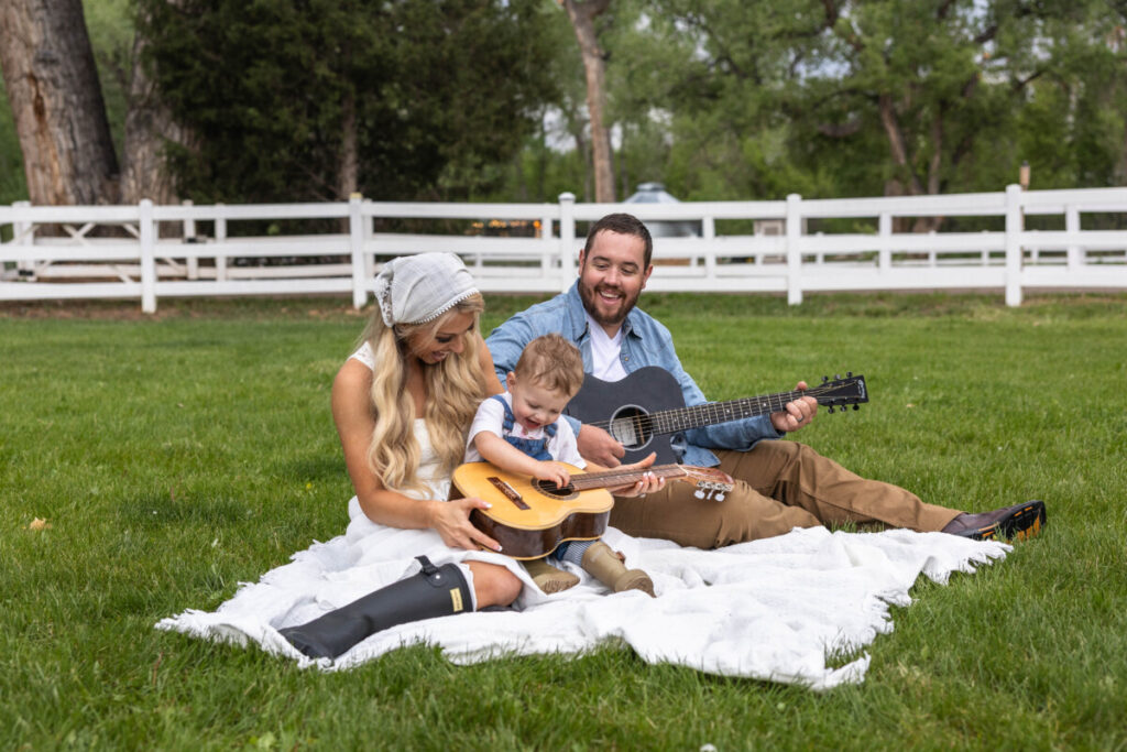 Family photographer on a farm in Lakewood Colorado