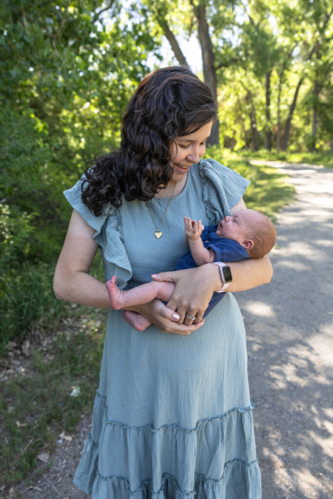 Family photo session in Colorado at a park in the summer