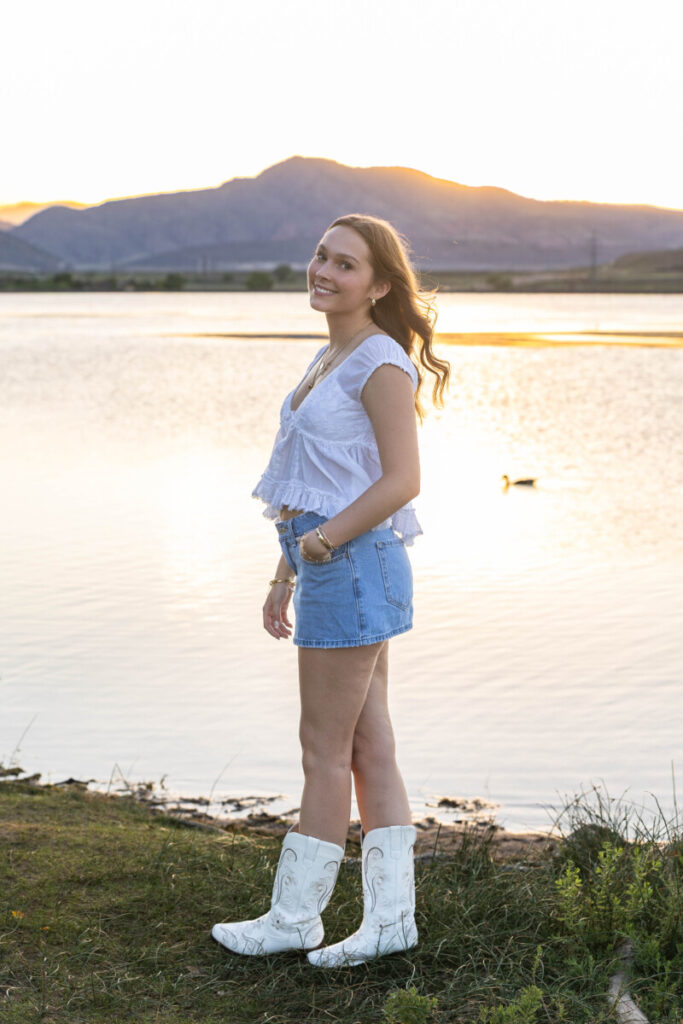 Colorado high school senior photographer at a lake