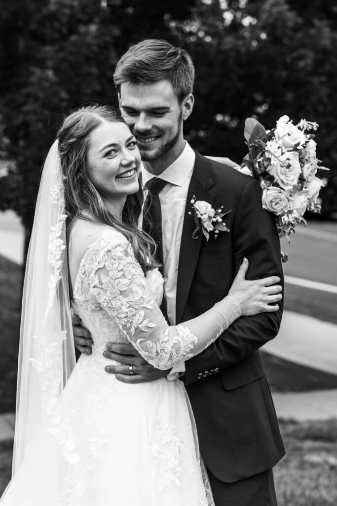 Colorado wedding with bride and groom