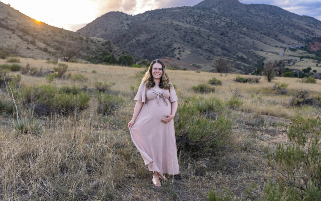 A maternity photo session at Mt. Falcon by Littleton photographer
