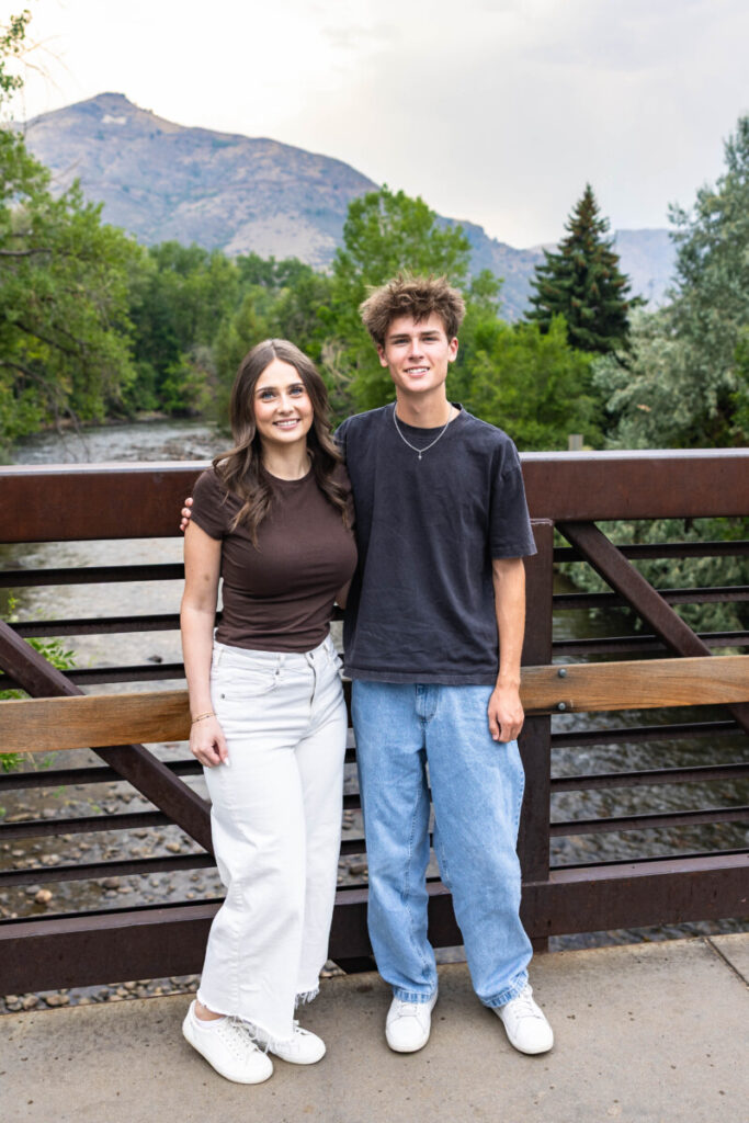 Colorado family photographer with the foothills