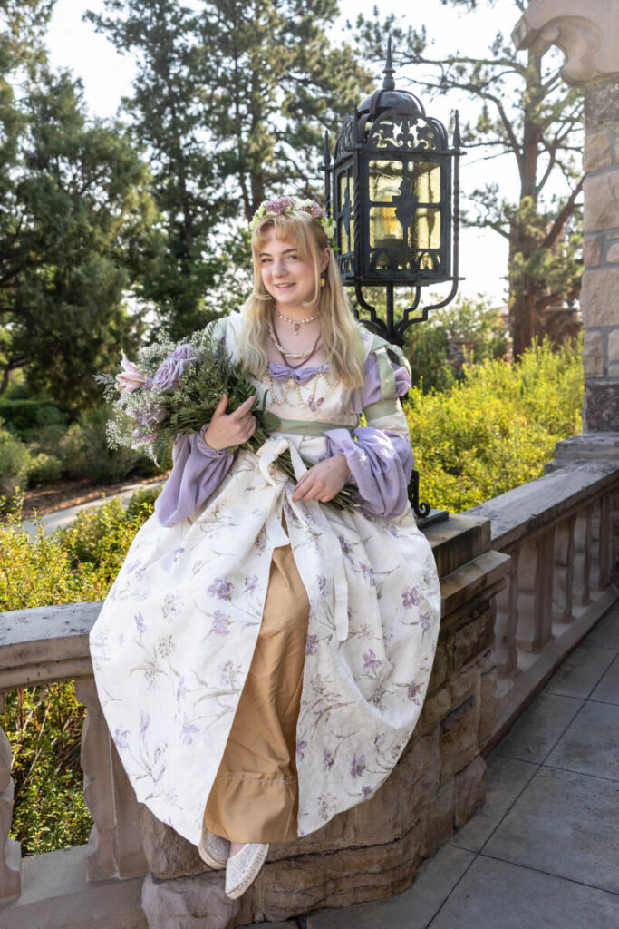 Colorado high school senior photography session at the Highlands Ranch Mansion