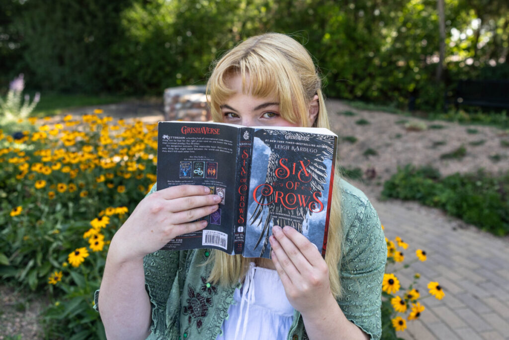 Littleton Colorado high school senior book lover photography session