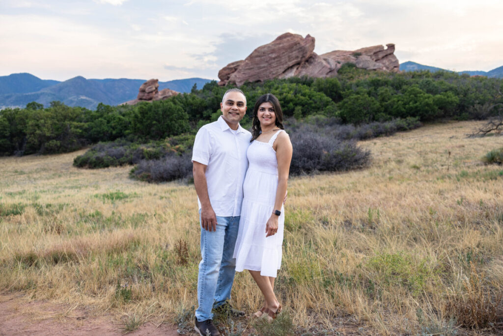 Colorado photographer with red rocks