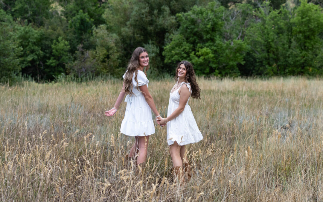 Emery and Giana’s BFF senior photo session in Morrison