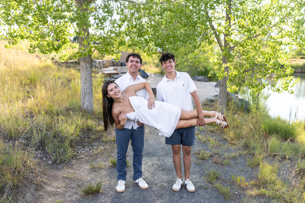 Littleton teen photographer for families and siblings in Colorado