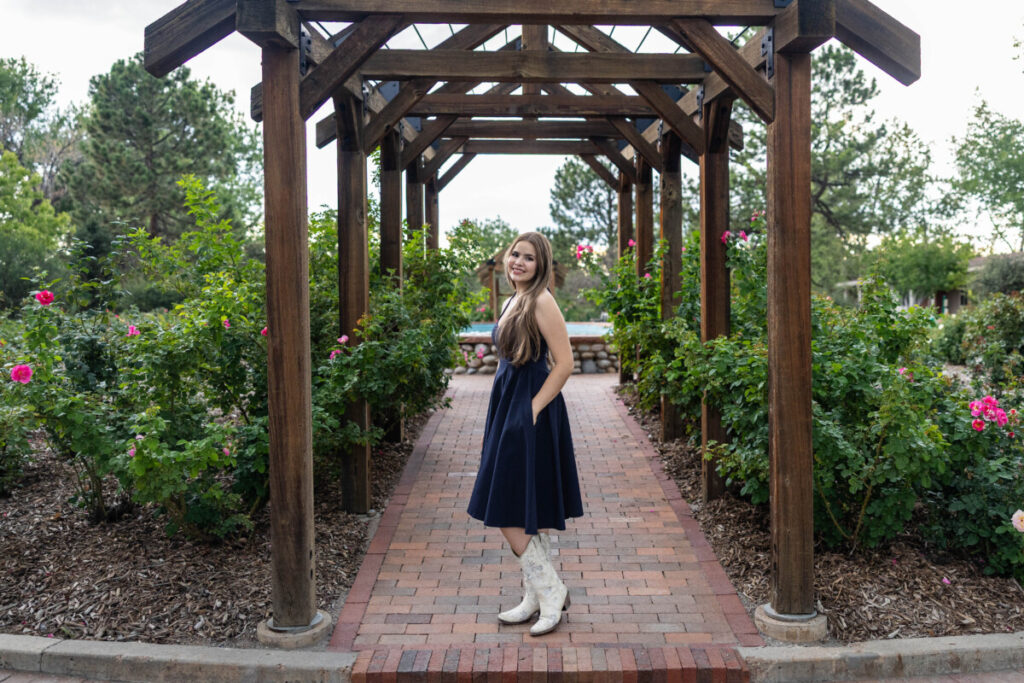 Littleton high school senior photographer at Hudson Gardens